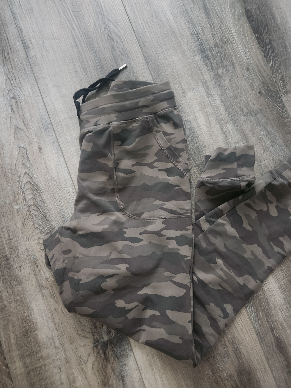 Zyia Unwind Camo Jogger Pants - Olive Gray